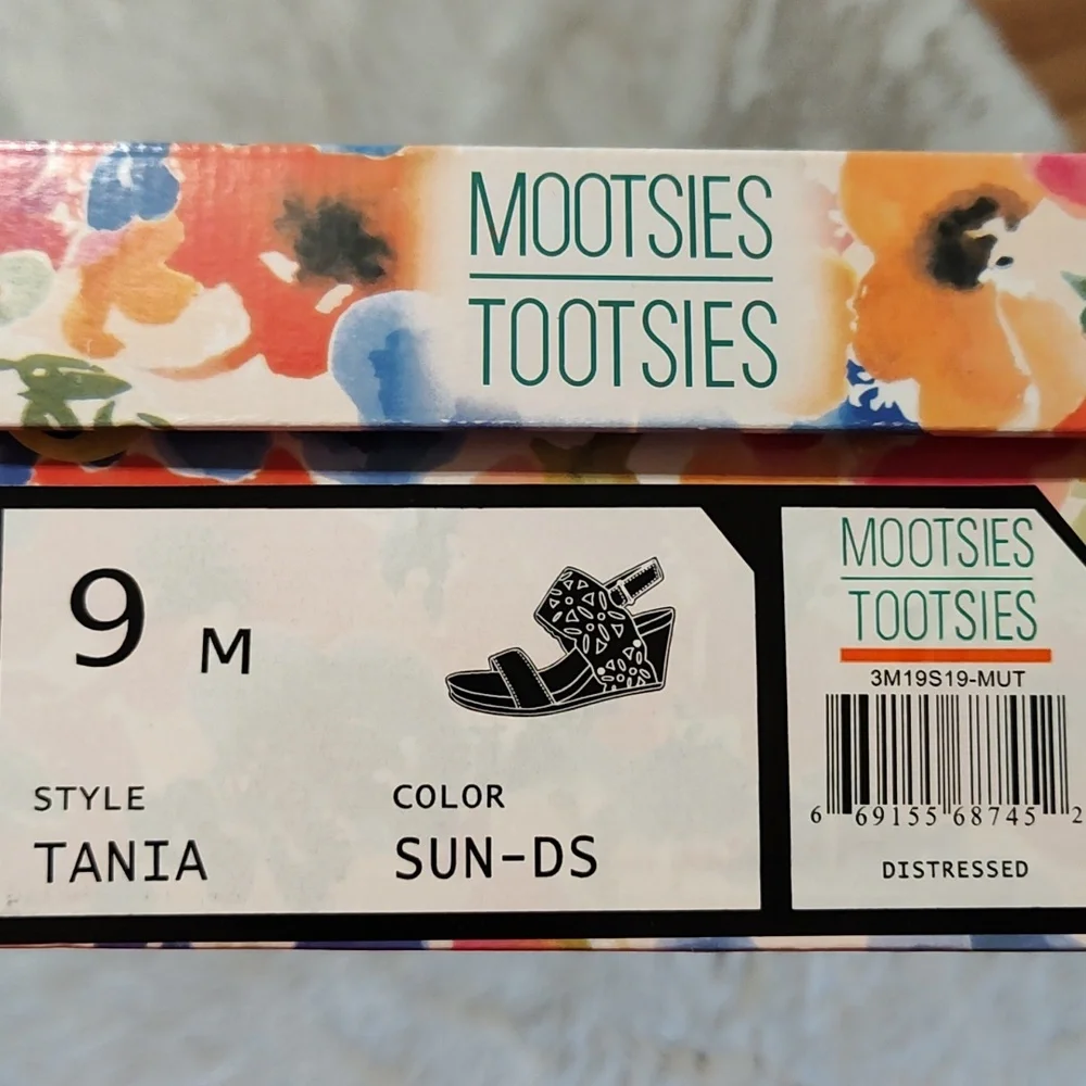 Mootsies Tootsies Tania Sun Cutout Wedge Sandals Mustard Yellow Summery Size 9